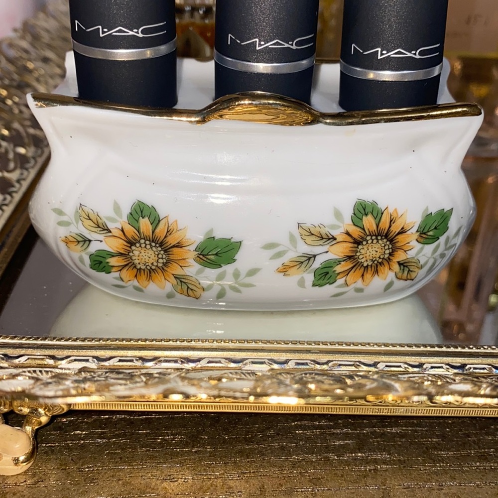 Vintage Sunflower 🌻 Lipstick Holder - Picture 3 of 5